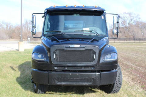 2006 Freightliner M2 106