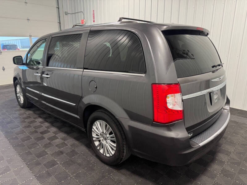 2016 Chrysler Town and Country Limited