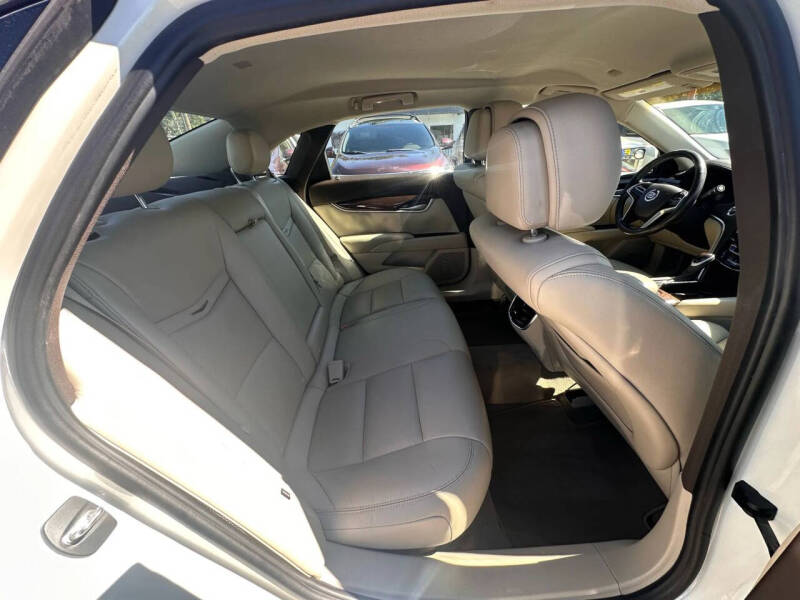 2013 Cadillac XTS Luxury Collection