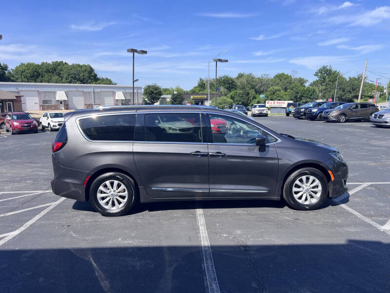 2019 Chrysler Pacifica Touring L