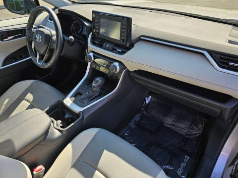 2019 Toyota RAV4 XLE Premium