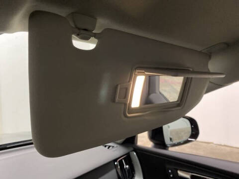 2025 Volvo XC60 B5 Plus Dark Theme