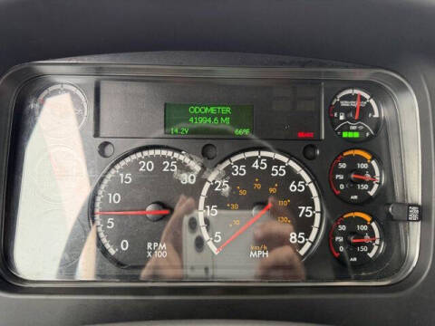 2019 Freightliner M2 106