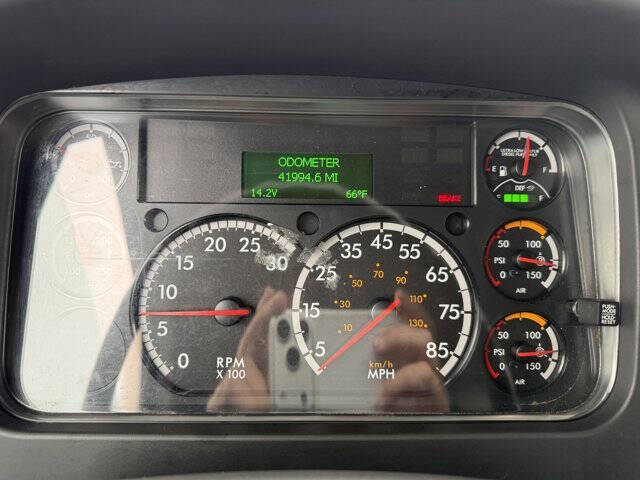 2019 Freightliner M2 106