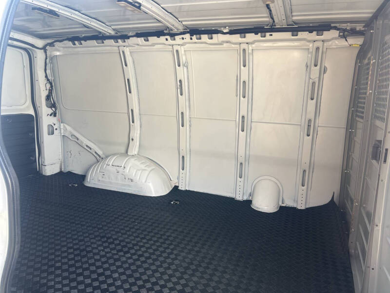 2024 Chevrolet Express 2500