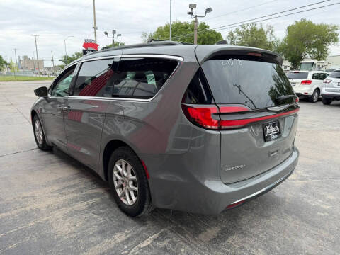 2022 Chrysler Pacifica Touring L