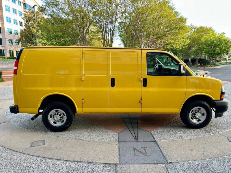 2022 Chevrolet Express 2500