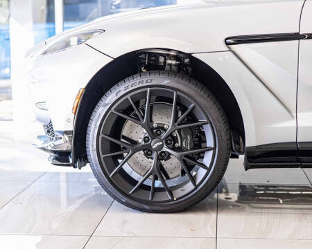 2026 Aston Martin DBX 707