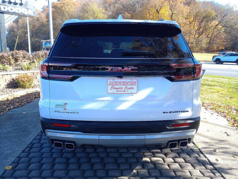 2025 GMC Acadia Elevation