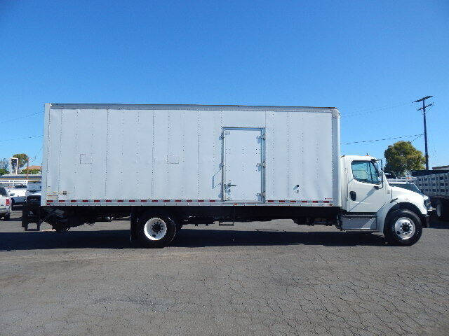 2016 Freightliner M2 106