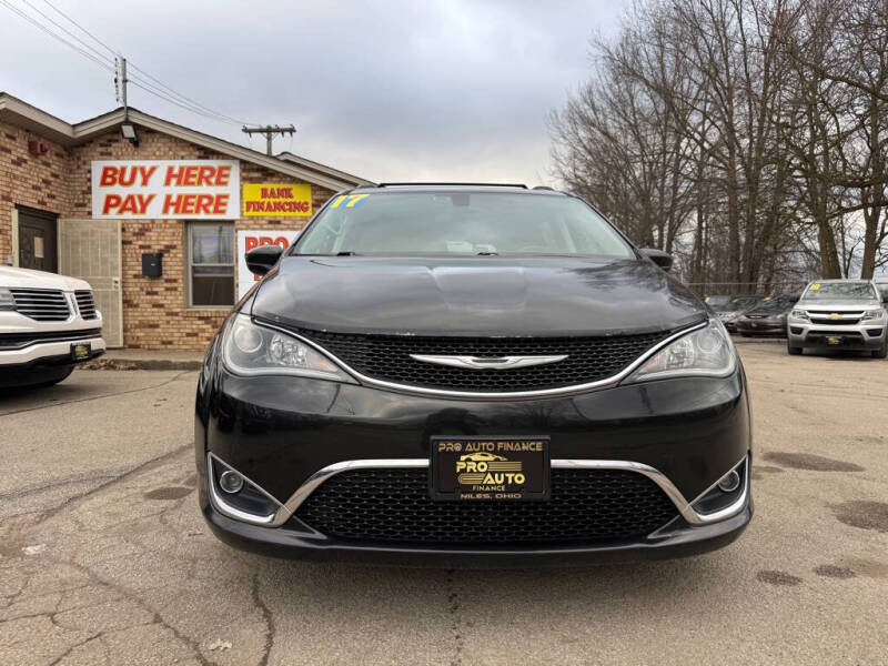 2017 Chrysler Pacifica Touring-L