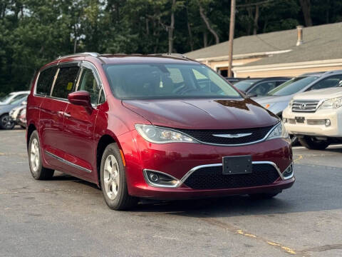 2017 Chrysler Pacifica Touring-L Plus