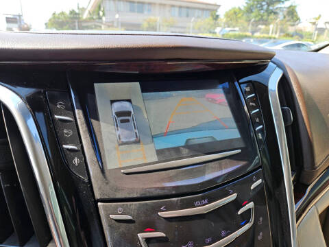 2015 Cadillac Escalade Luxury