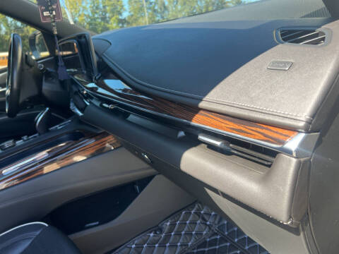 2022 Cadillac Escalade ESV Premium Luxury