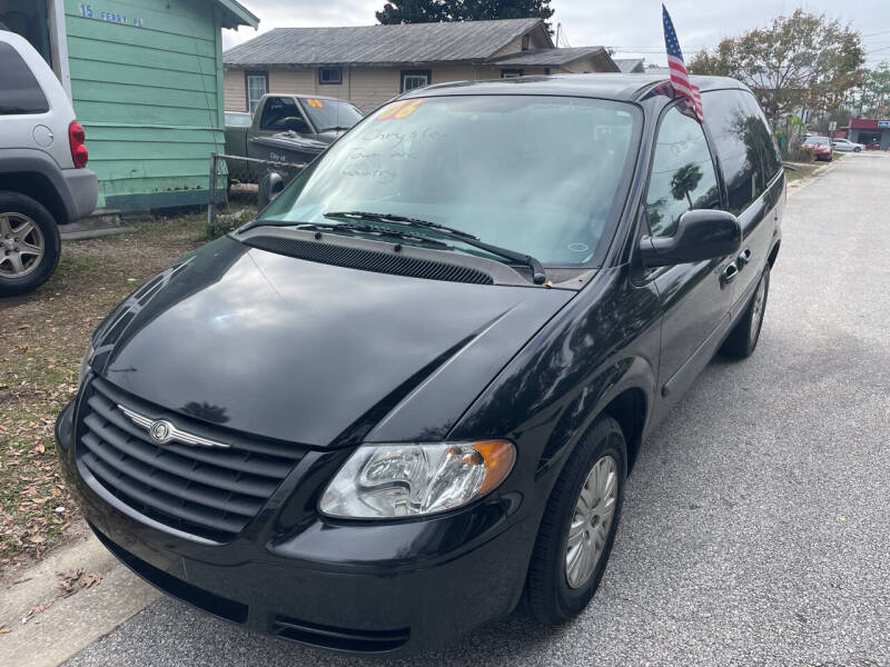 2006 Chrysler Town & Country Base