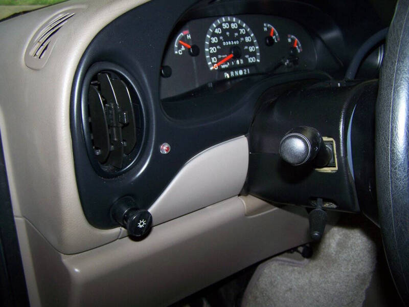 2000 Ford E-Series E-150