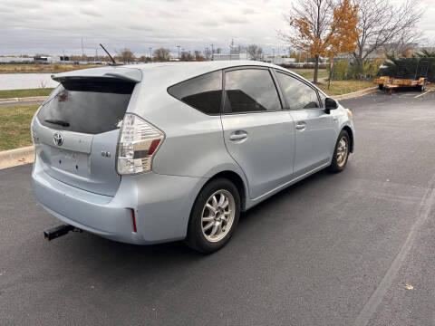 2014 Toyota Prius v Two