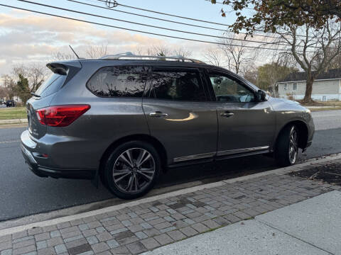 2017 Nissan Pathfinder Platinum