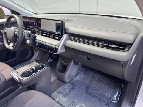 2025 Hyundai Ioniq 5 SE Standard Range