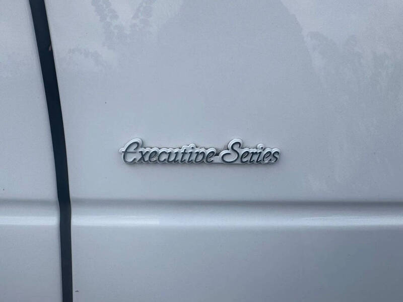 2000 Lincoln Town Car Executive