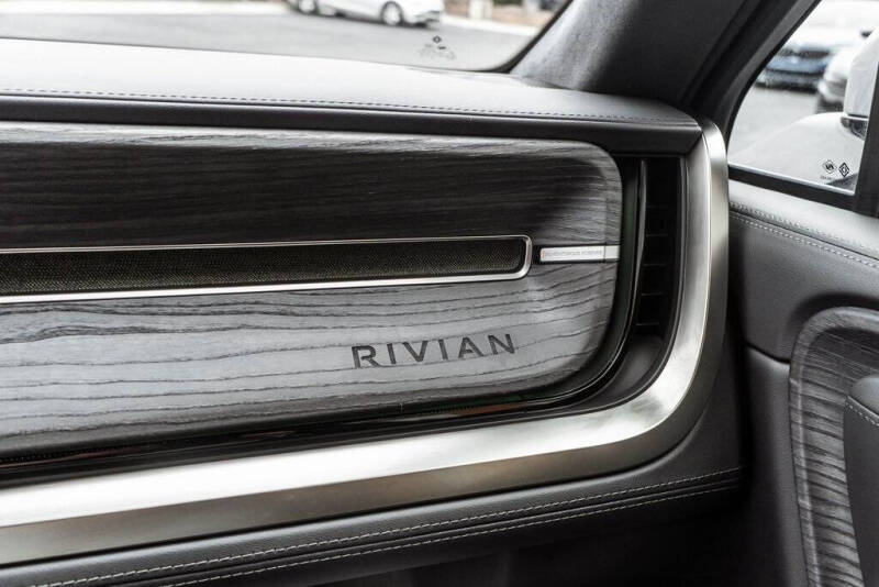 2023 Rivian R1T Adventure