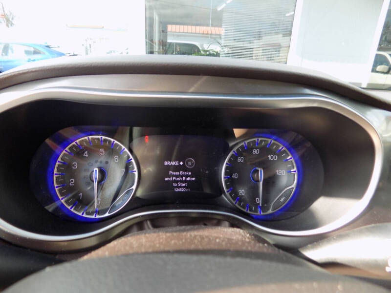 2017 Chrysler Pacifica Touring-L Plus
