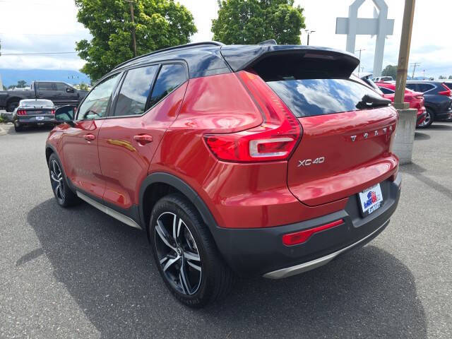 2021 Volvo XC40 T5 R-Design