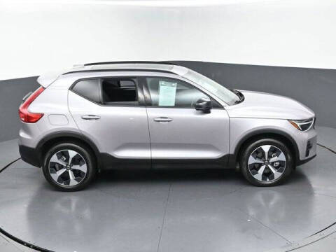 2026 Volvo XC40 B5 Plus