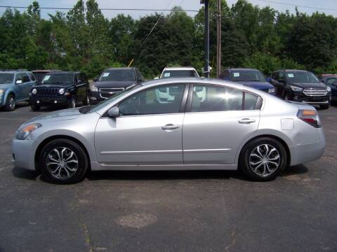 2009 Nissan Altima for sale at C and L Auto Sales Inc. in Decatur IL
