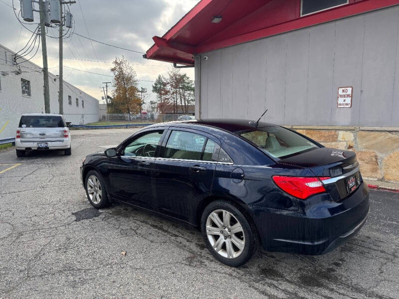 2011 Chrysler 200 Touring