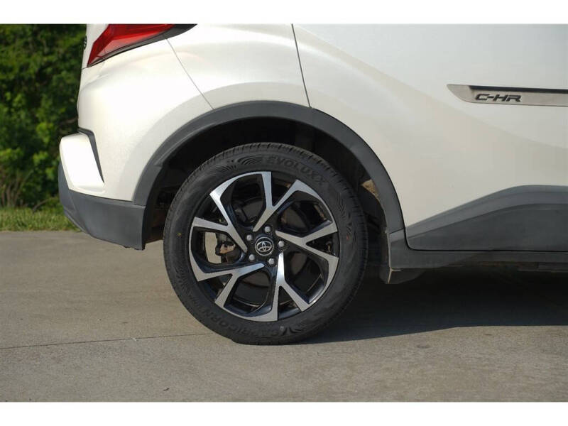 2019 Toyota C-HR XLE