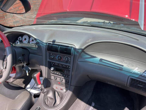 2004 Ford Mustang GT Deluxe