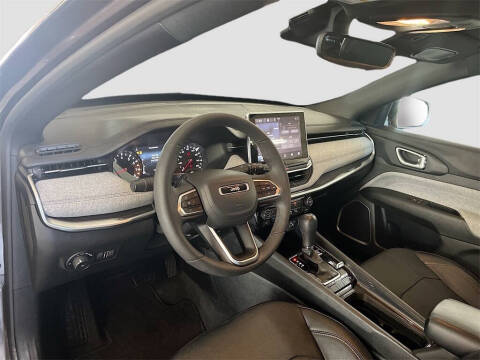 2023 Jeep Compass Latitude Lux