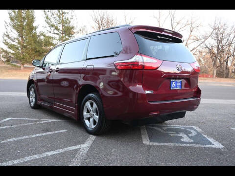 2015 Toyota Sienna LE Mobility 7-Passenger