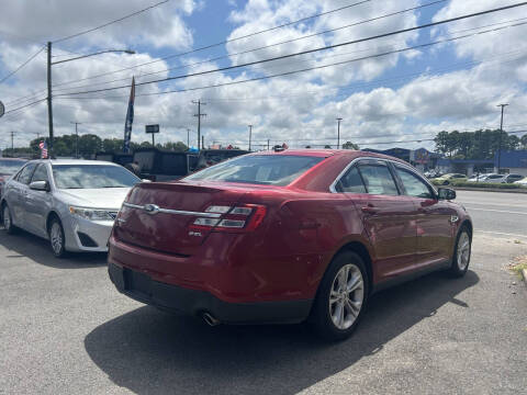 2015 Ford Taurus SEL