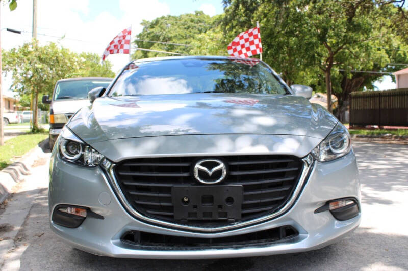 2018 Mazda Mazda3 Touring's photo