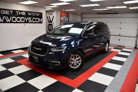 2022 Chrysler Pacifica for sale at WOODY'S AUTOMOTIVE GROUP in Chillicothe MO