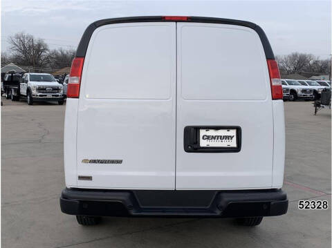 2025 Chevrolet Express 2500