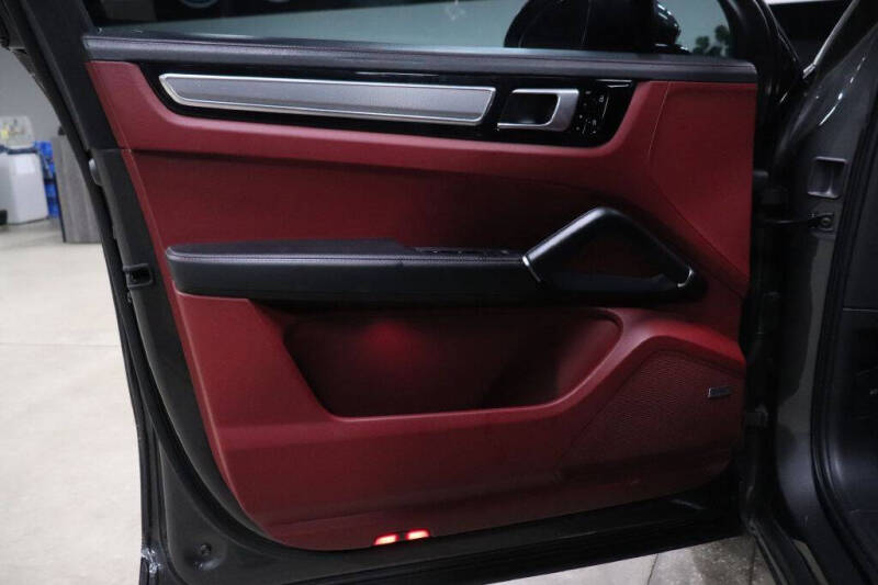 2021 Porsche Cayenne GTS Coupe