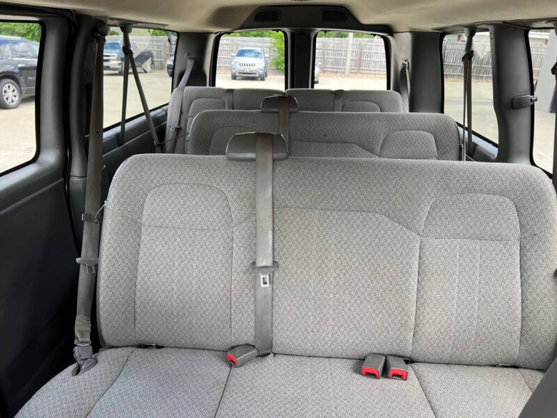 2016 Chevrolet Express LT 2500