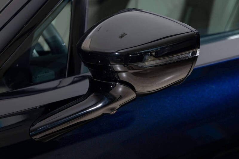 2025 Aston Martin DBX 707