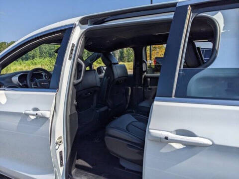 2025 Chrysler Pacifica Plug-In Hybrid