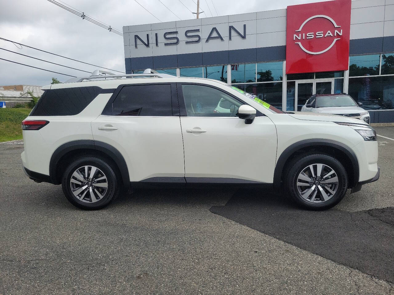 2023 Nissan Pathfinder for sale at HILLTOP NISSAN in East Hanover, NJ