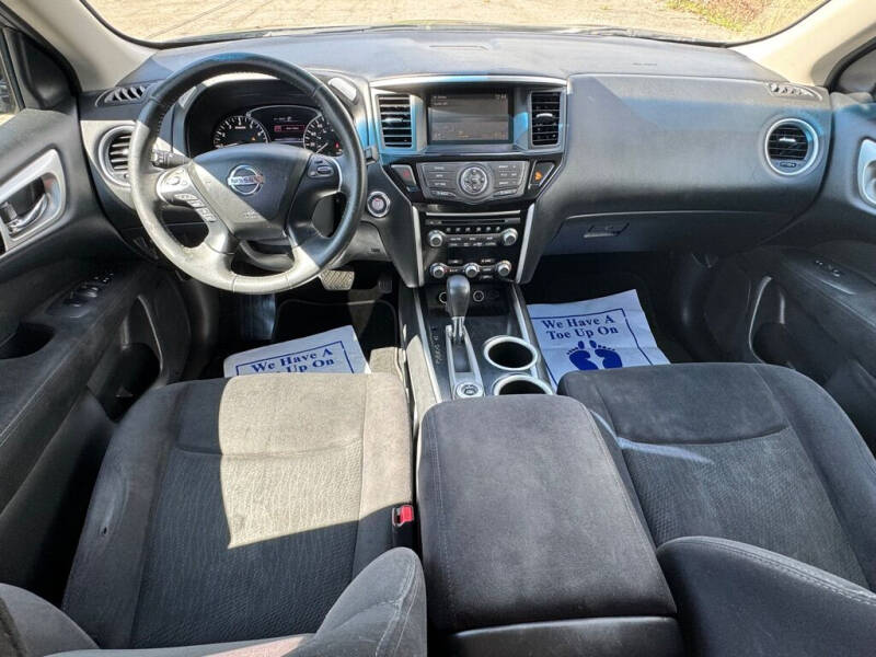 2016 Nissan Pathfinder S