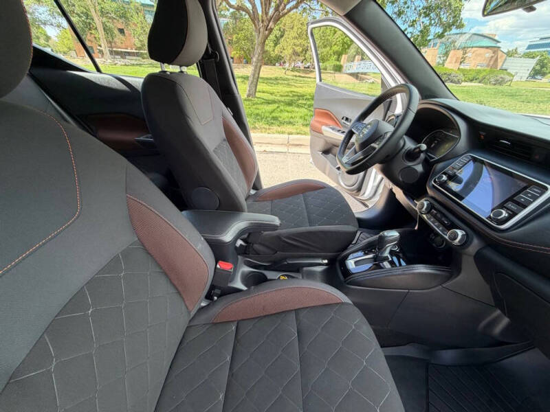 2019 Nissan Kicks S