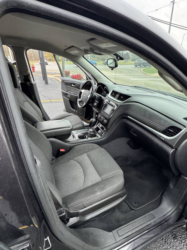 2017 Chevrolet Traverse 1LT - Photo 14