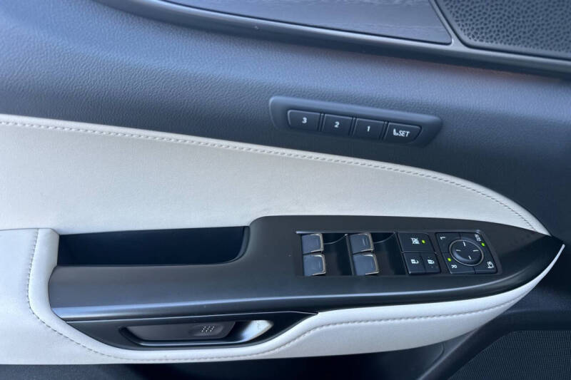 2026 Lexus NX 450h+ Luxury