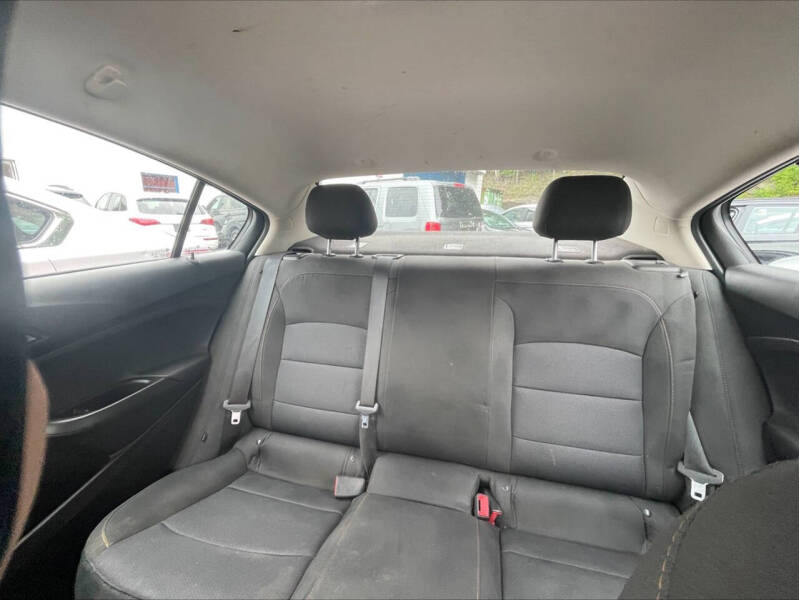 2018 Chevrolet Cruze LS Auto