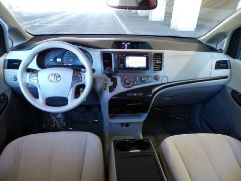 2012 Toyota Sienna LE 7-Passenger