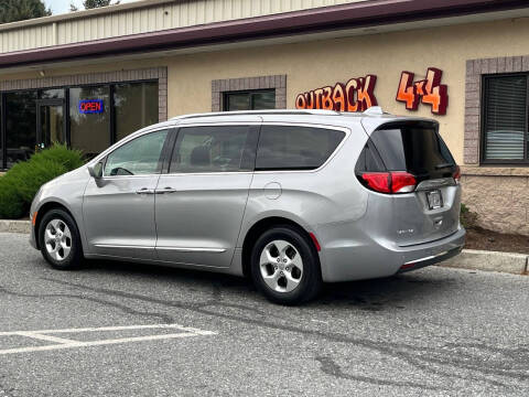 2017 Chrysler Pacifica Touring-L Plus
